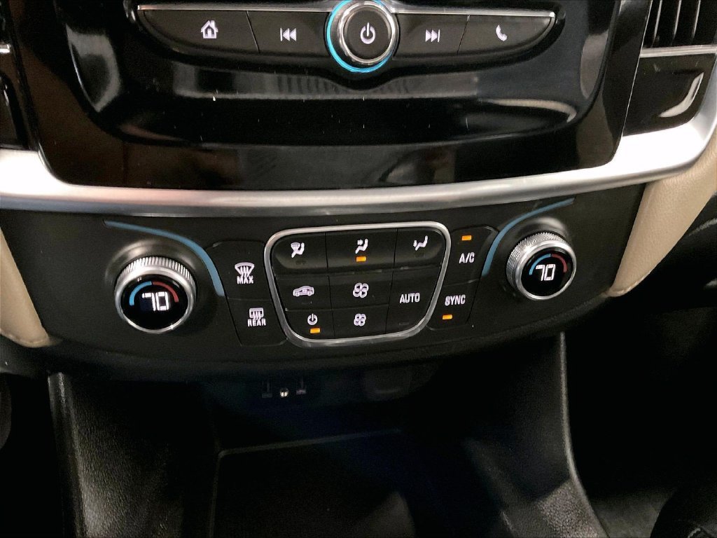 Used 2022 Silver Chevrolet LS image 26