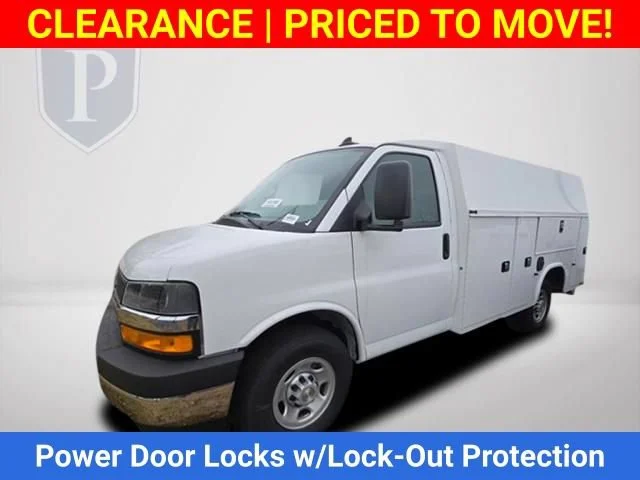 New 2025 Summit White Chevrolet 1WT image 10