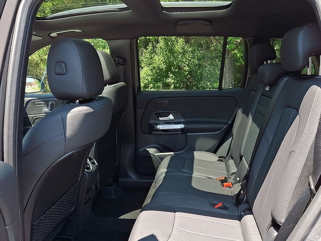 New 2026 Mountain Grey Metallic Mercedes-Benz GLB 250 image 7