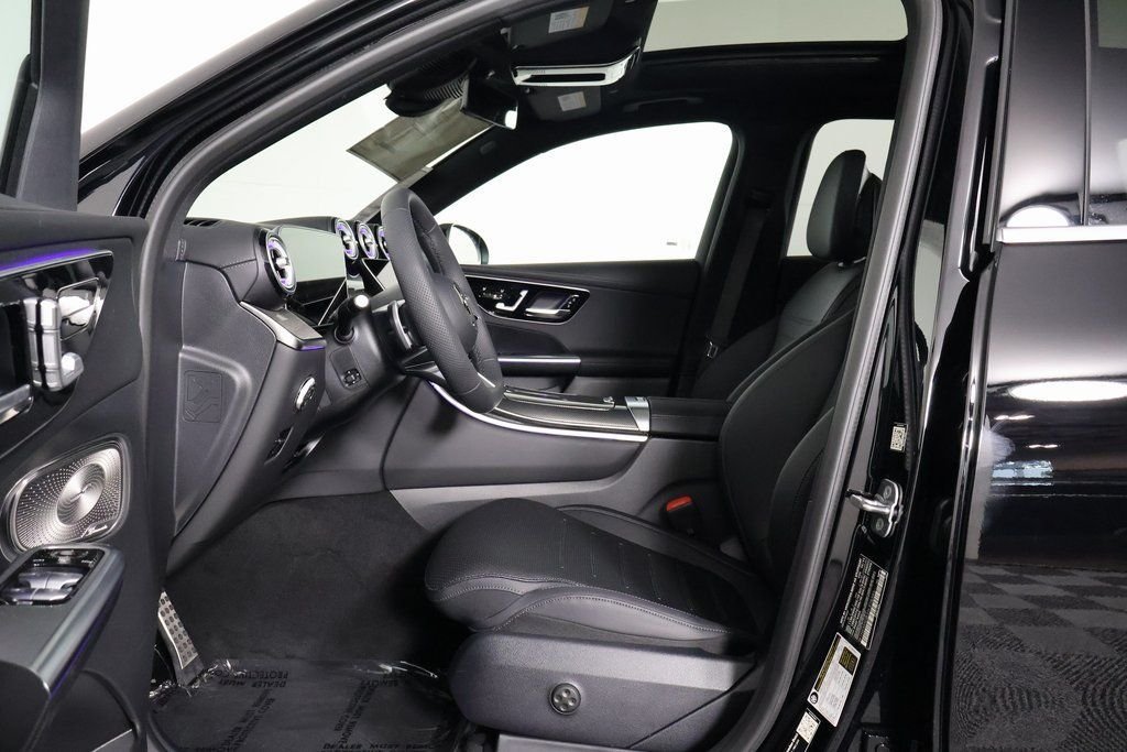 New 2026 Black Mercedes-Benz GLC 300 image 5