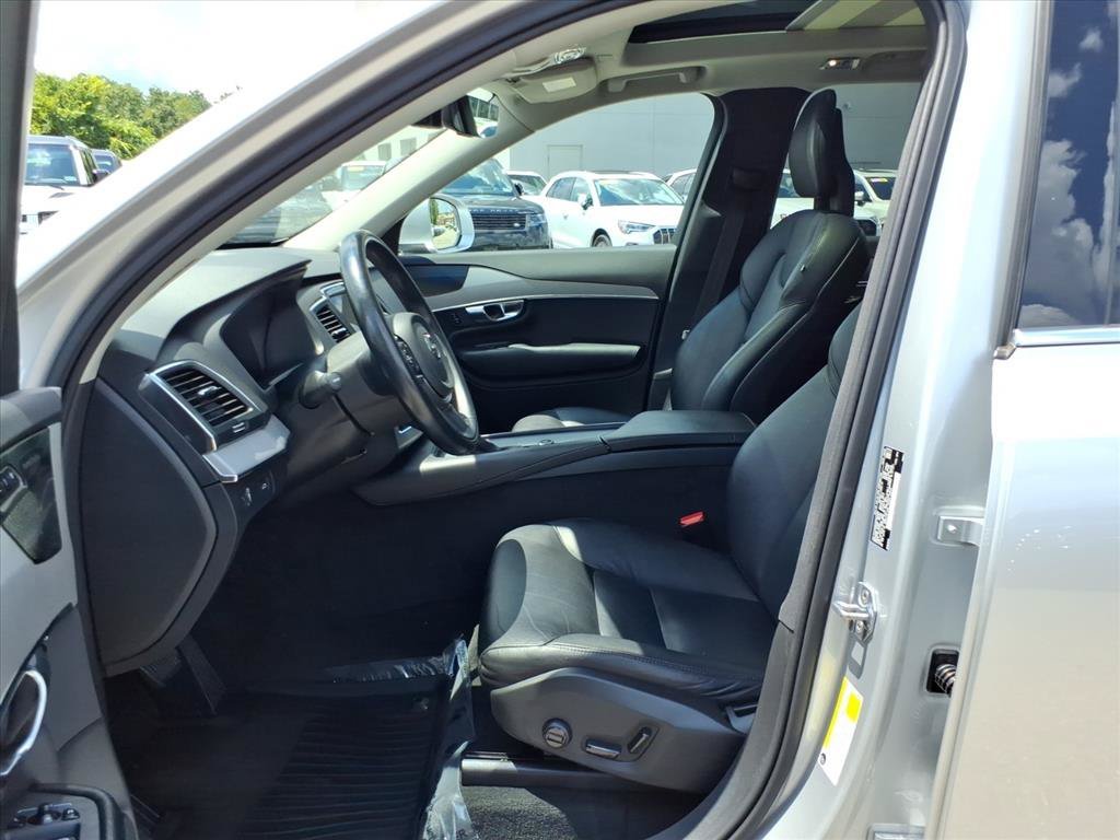 Used 2021 Bright Silver Metallic Volvo Momentum image 11