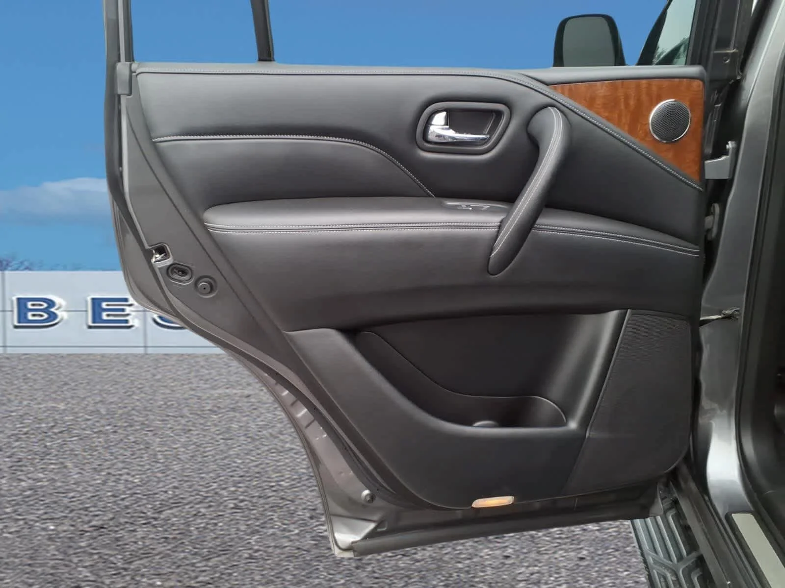 Used 2019 Graphite Shadow INFINITI LUXE image 27