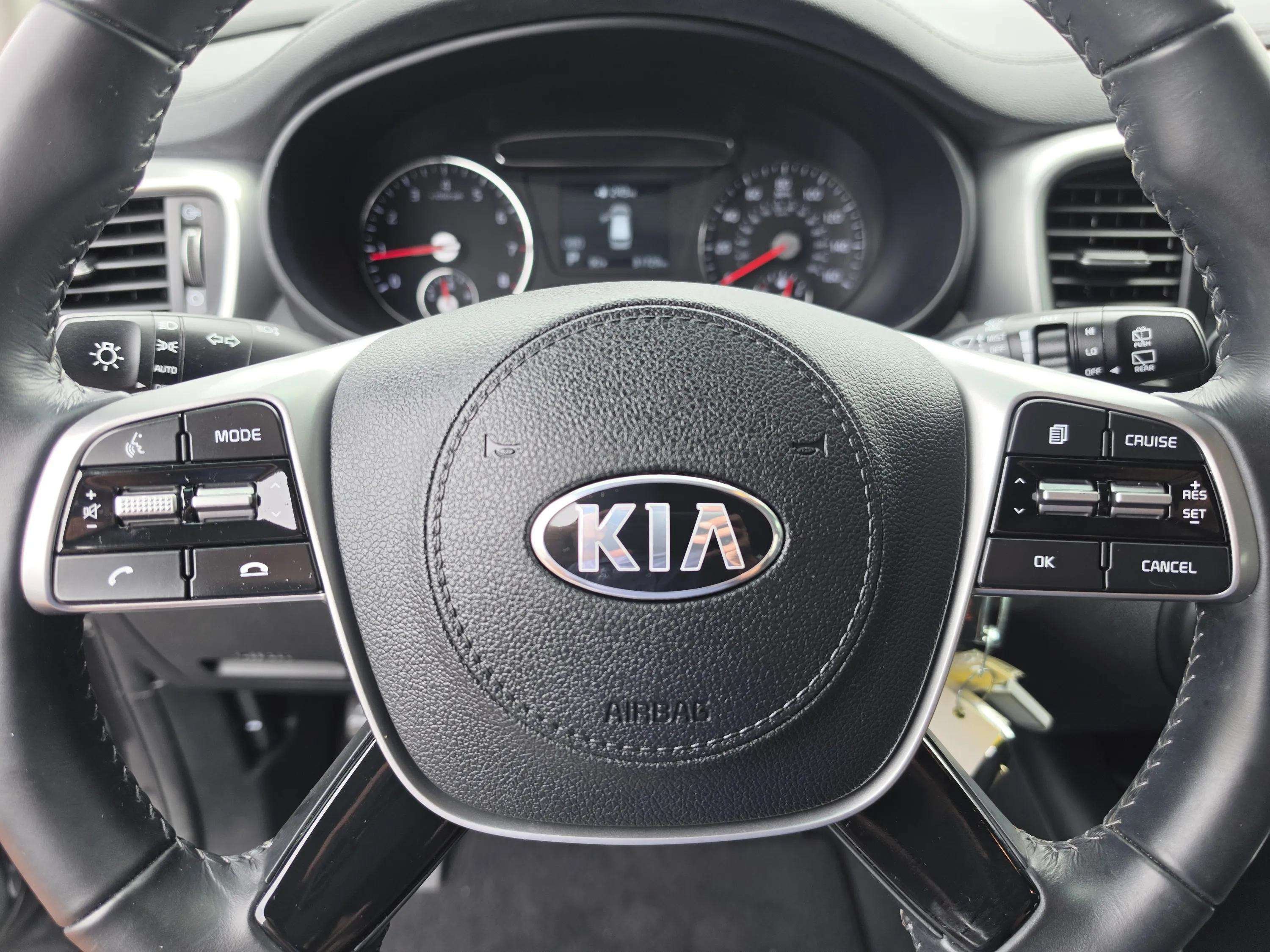 Used 2019 Platinum Graphite Kia LX V6 image 34