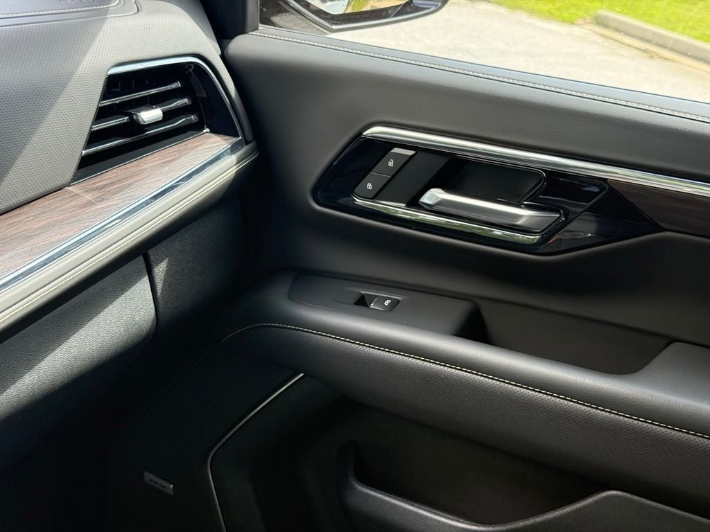 Used 2025 Black Chevrolet Premier image 40