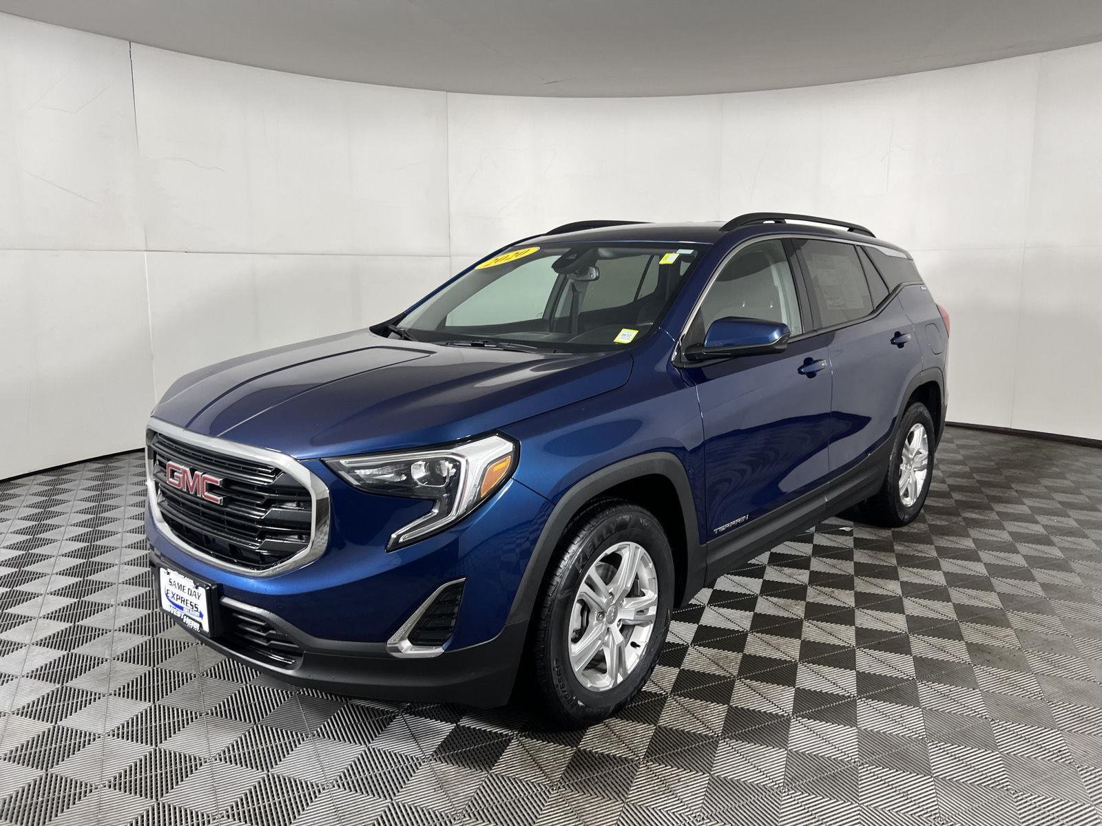 Used 2020 BLUE EMERALD METALLIC GMC SLE image 34