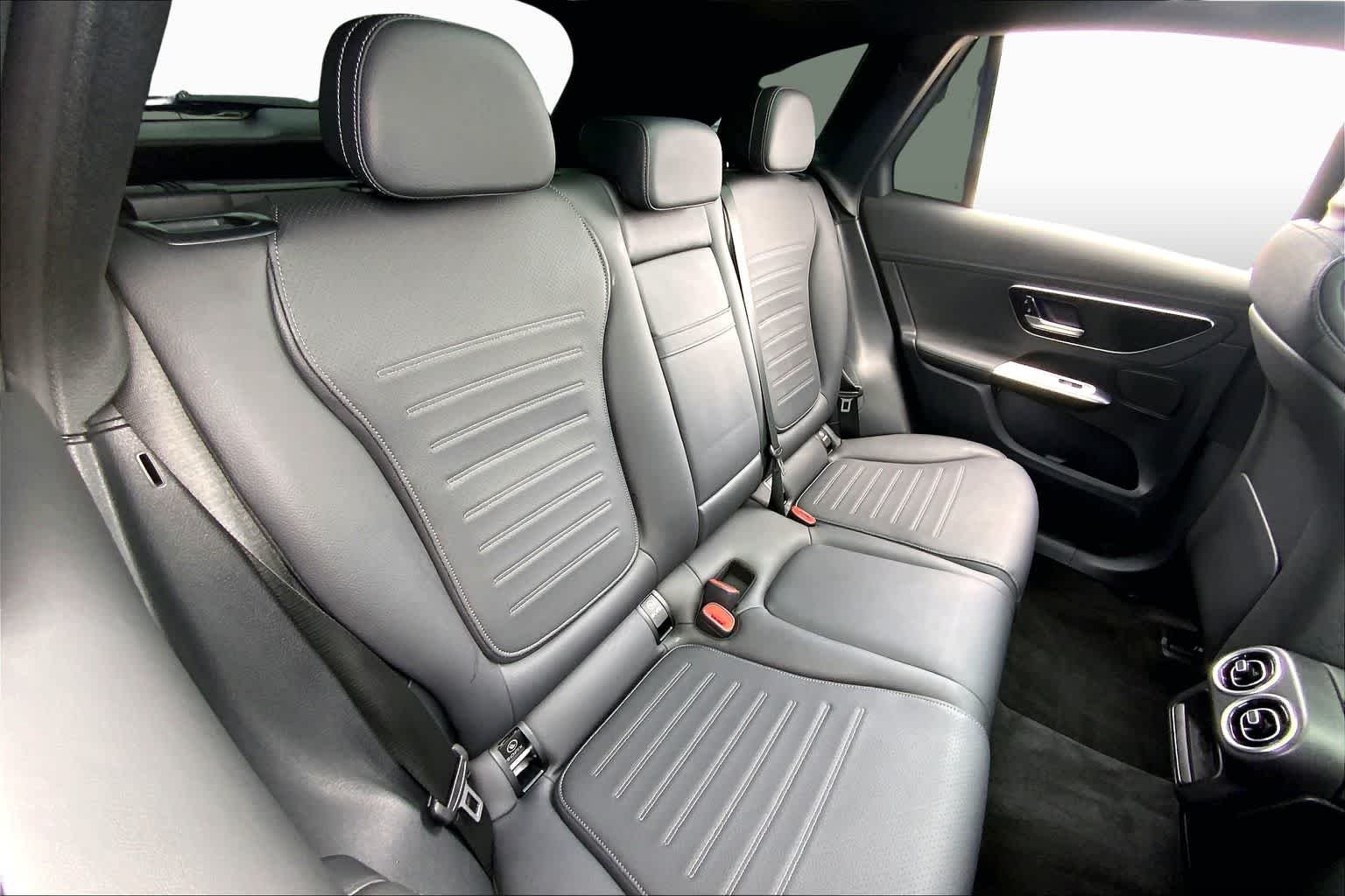 Used 2025 Cirrus Silver Metallic Mercedes-Benz GLC 300 image 19