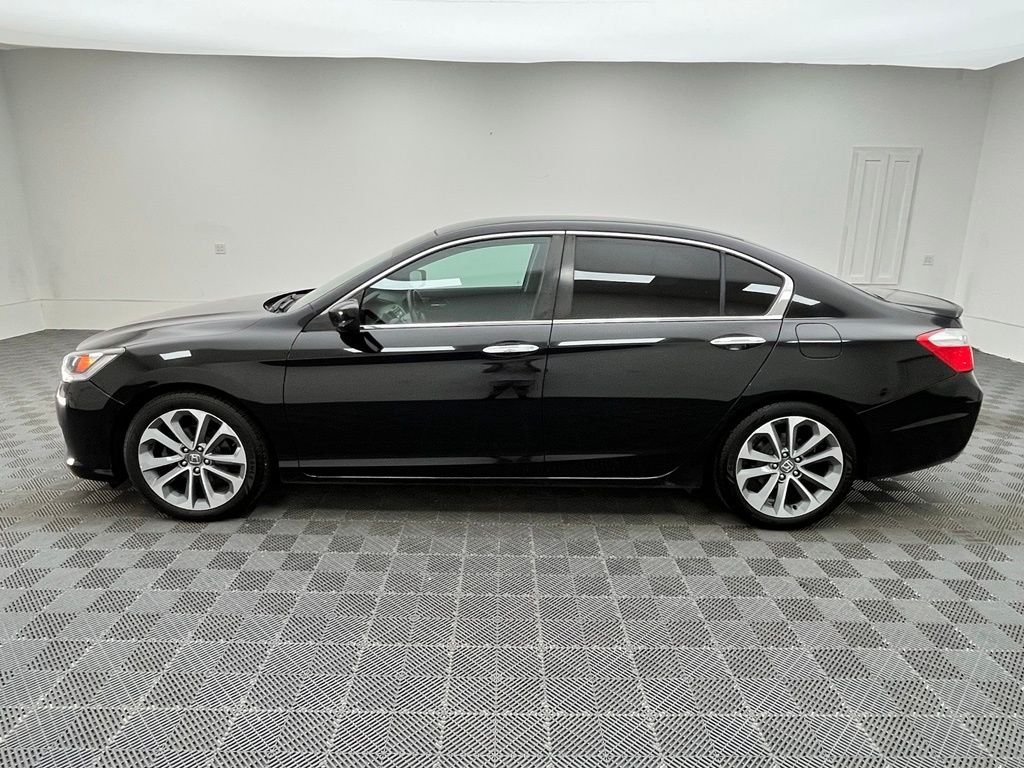 Used 2015 Alabaster Silver Metallic Honda Sport image 11