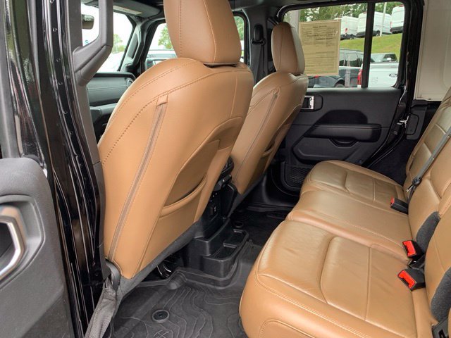 Used 2022 Black Jeep Unlimited Sahara image 24