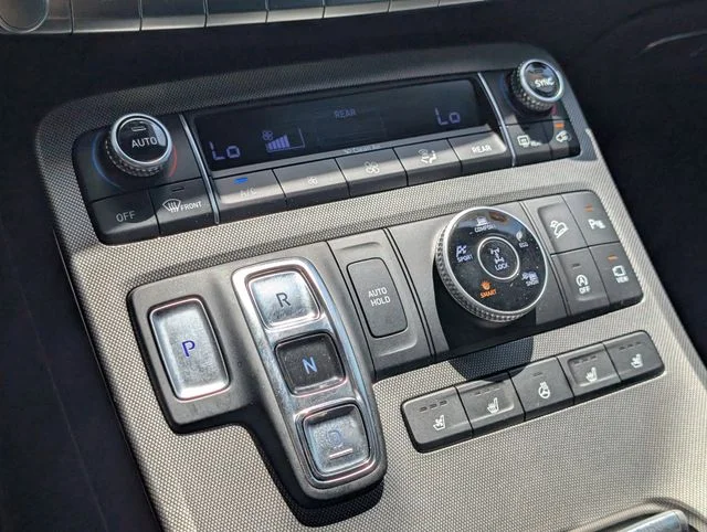 Used 2020 Graphite Hyundai Limited image 19