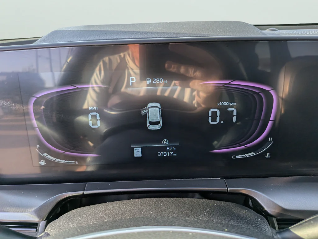 Used 2025 Black Kia S image 33
