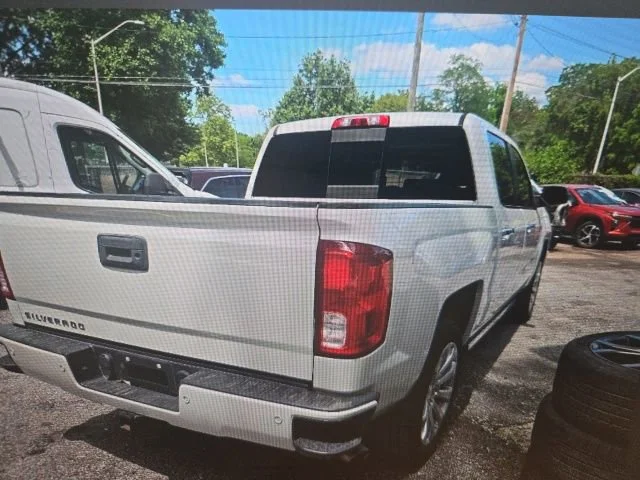 Used 2017 IRIDESCENT PEARL TRICOAT Chevrolet High Country image 3