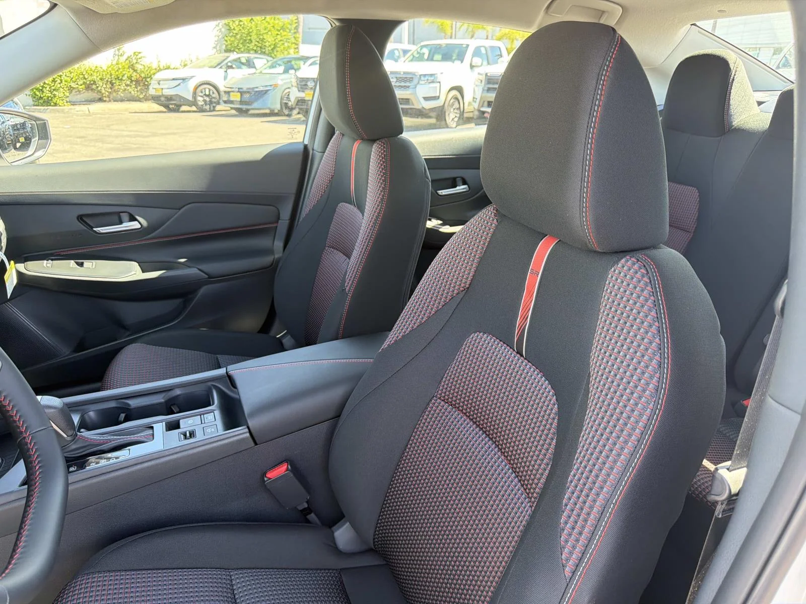 New 2027 Aspen White Tricoat/Super Black Nissan SR image 24
