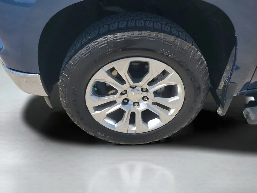 Used 2024 Lakeshore Blue Metallic Chevrolet LTZ image 26