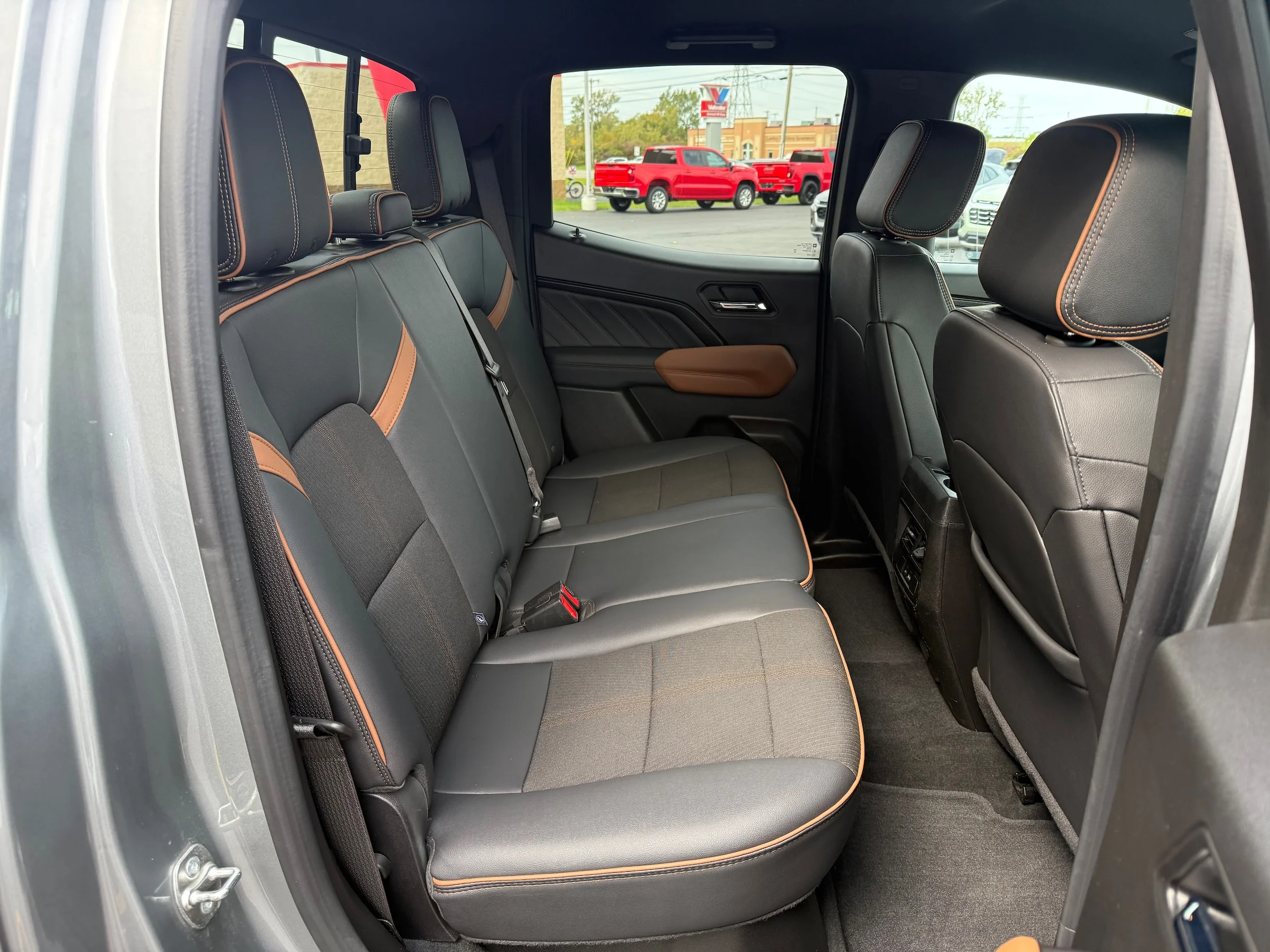 Used 2024 Gray GMC 4WD AT4 image 22