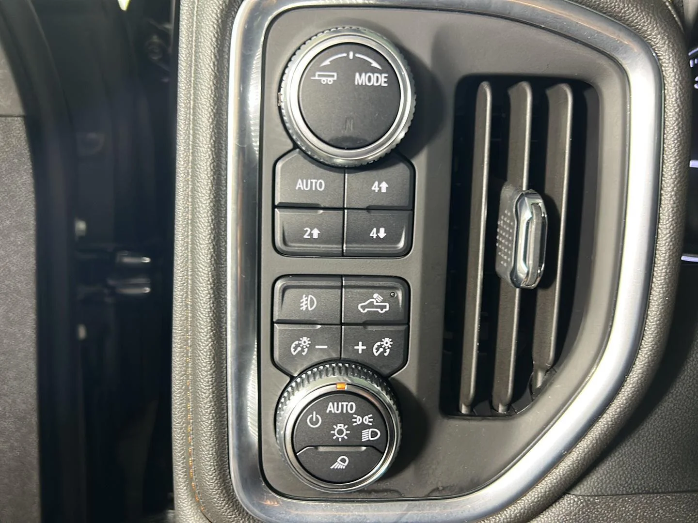 Used 2022 Onyx Black GMC AT4 image 24