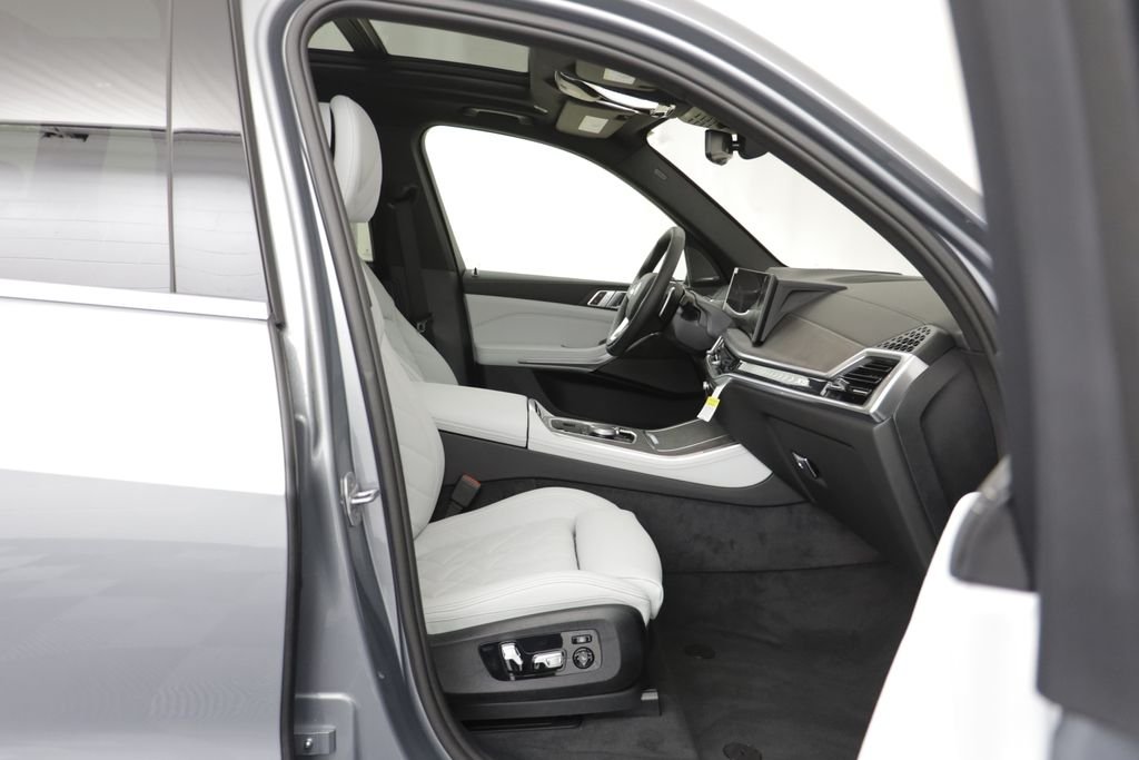 New 2026 Skyscraper Grey Metallic BMW xDrive40i image 19