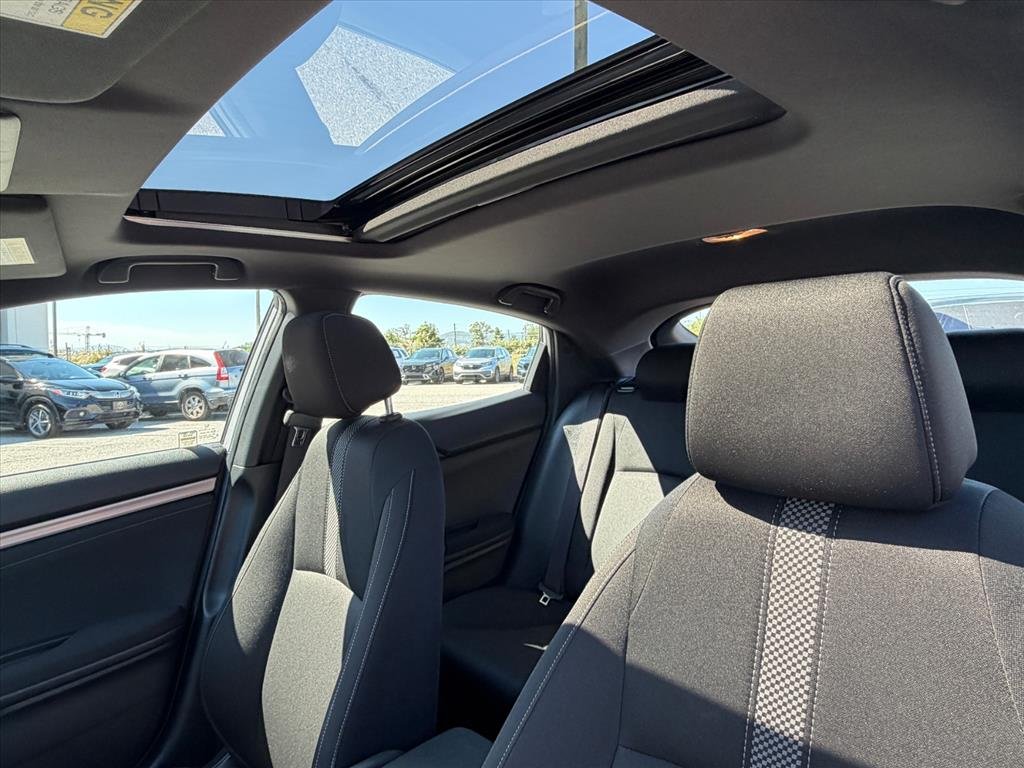 2021 Honda Civic Hatchback EX - Photo 9