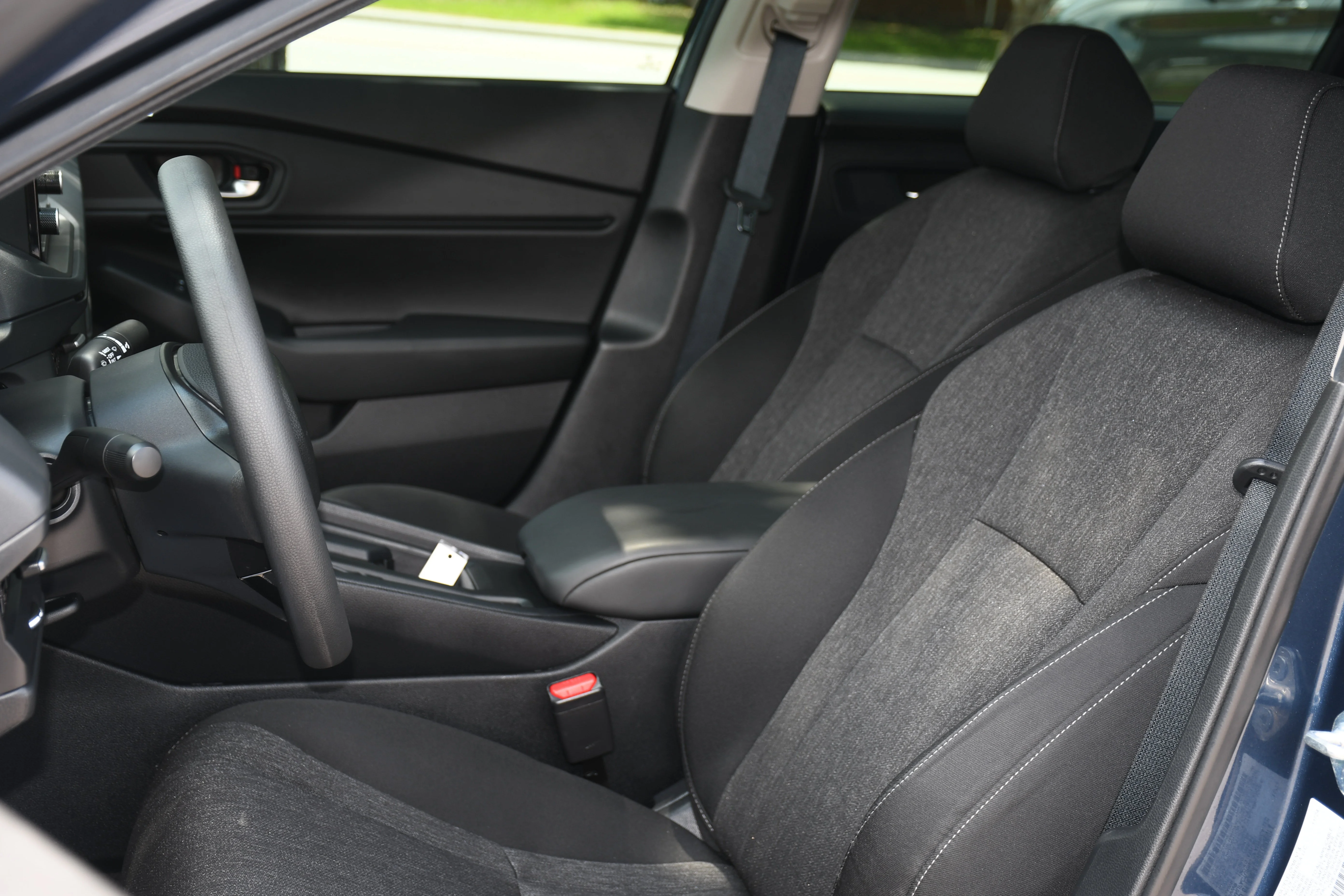 Used 2025 Blue Honda SE image 12