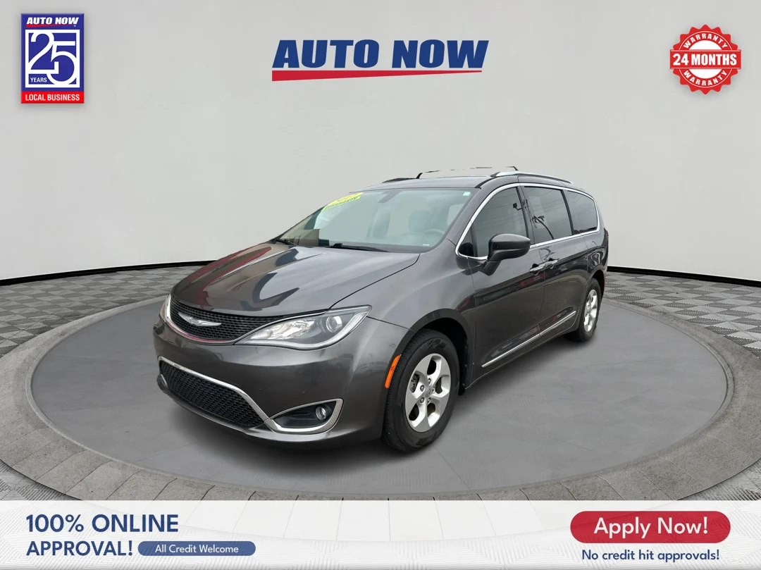 2017 Chrysler Pacifica Touring-L Plus's photo