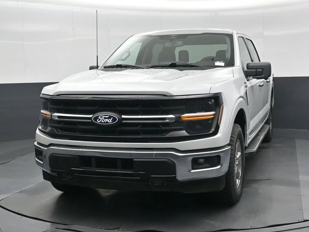 Used 2024 White Ford XLT image 23