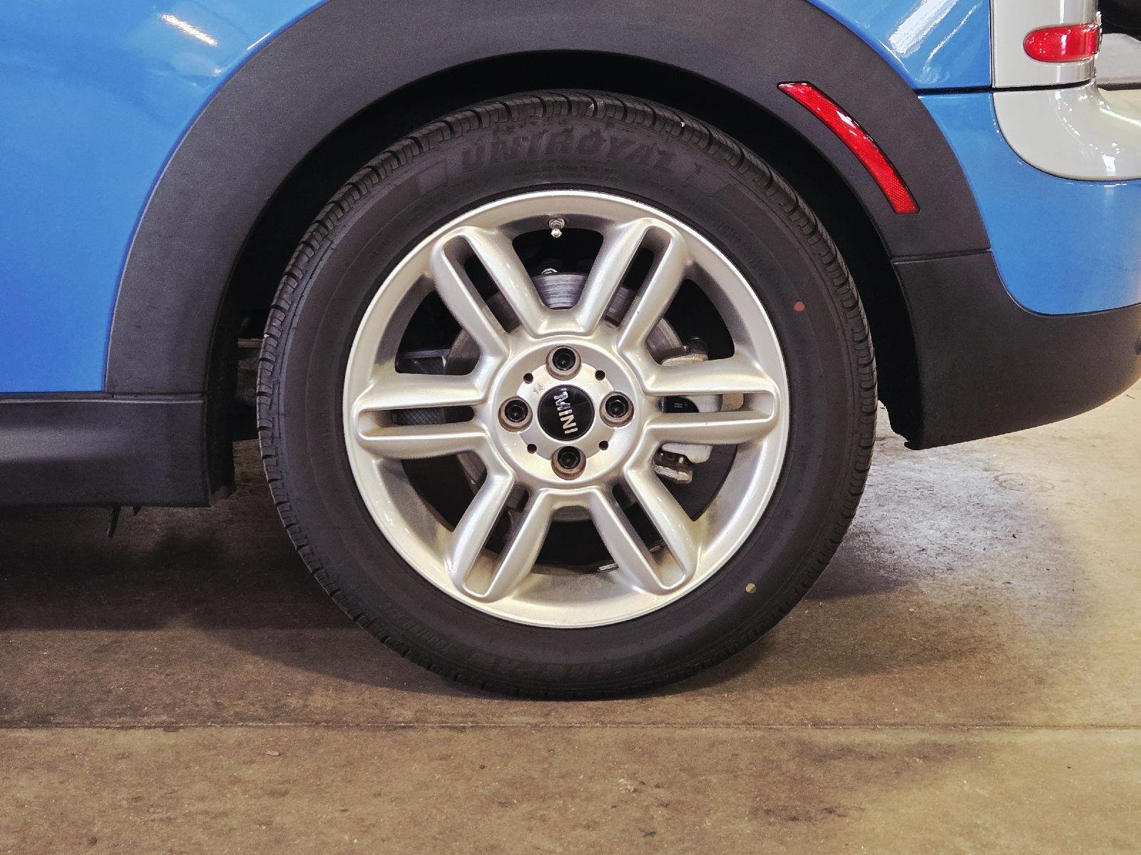 Used 2013 Reef Blue Metallic MINI CLUBVAN image 14