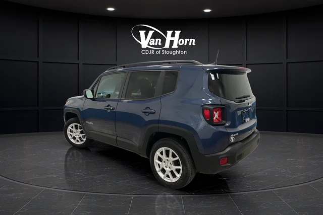 Used 2022 Slate Blue Jeep Latitude image 5