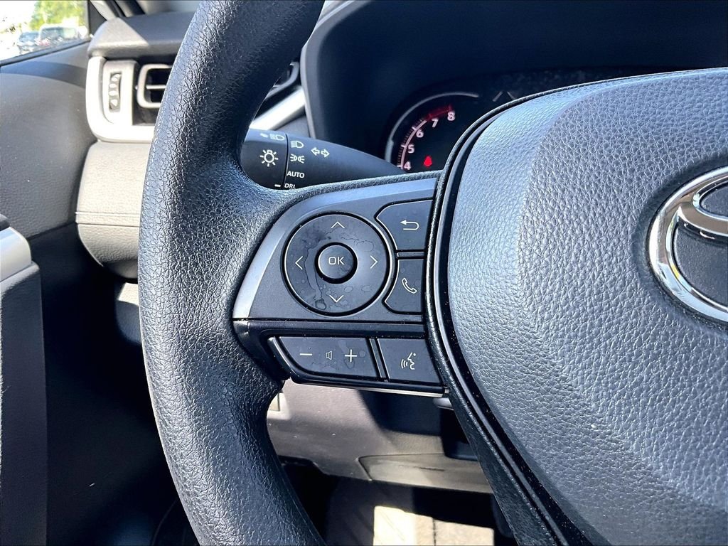 Used 2025 White Toyota XLE image 23