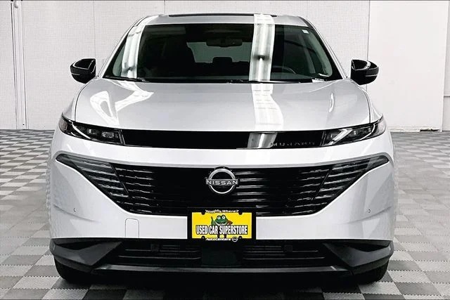 Used 2025 Brilliant Silver Metallic Nissan SL image 4