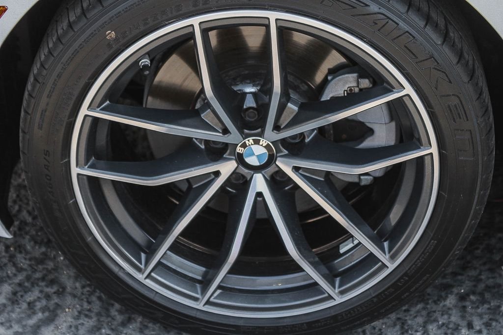 Used 2022 White BMW sDrive30i image 10