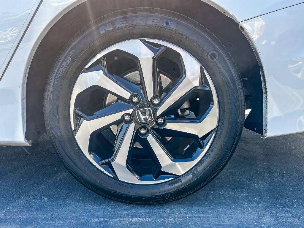 Used 2016 White Honda EX-L image 10