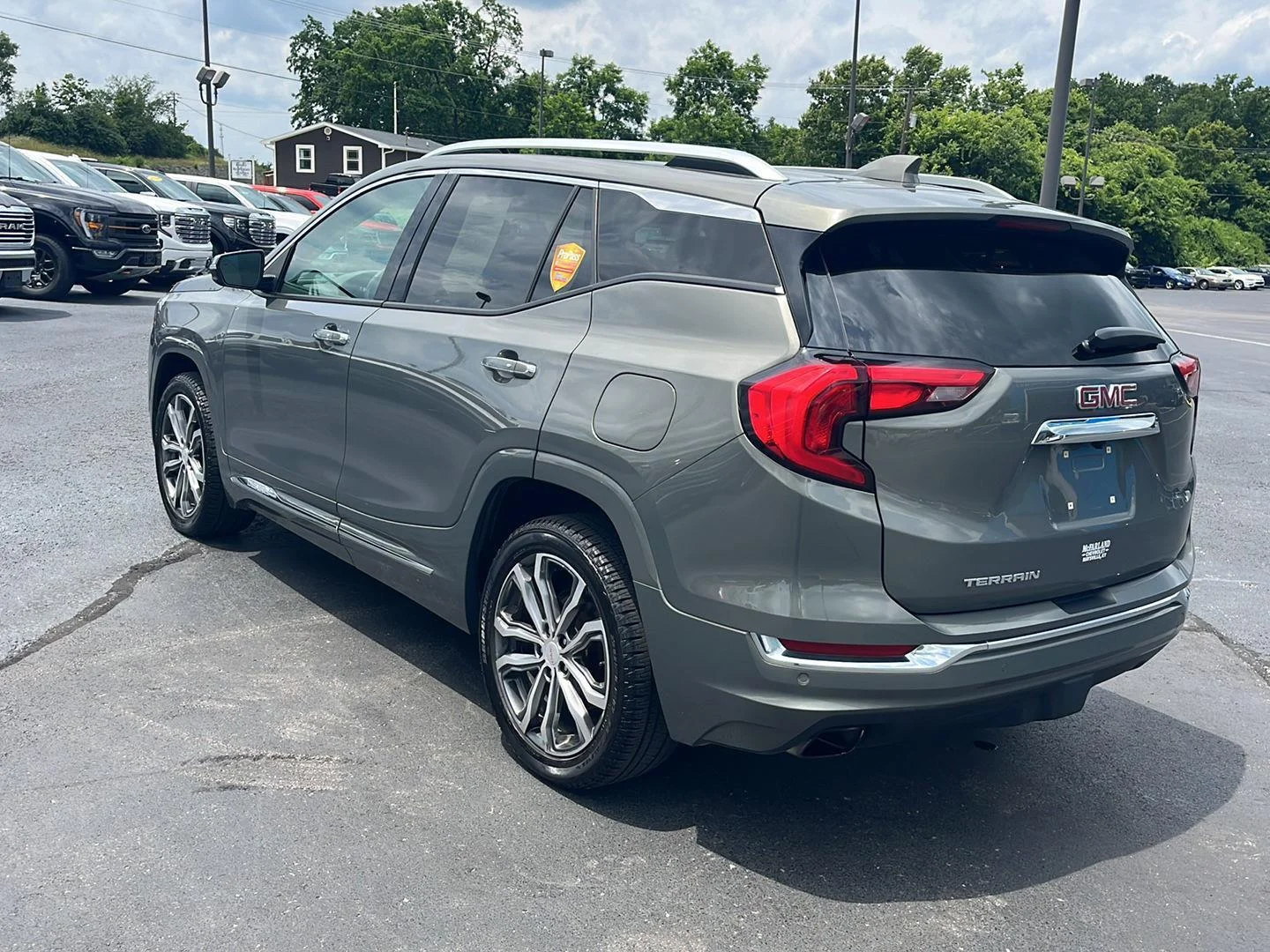 Used 2018 MINERAL METALLIC GMC Denali image 3