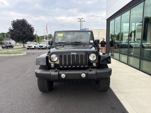 Used 2014 Black Jeep Sahara image 7