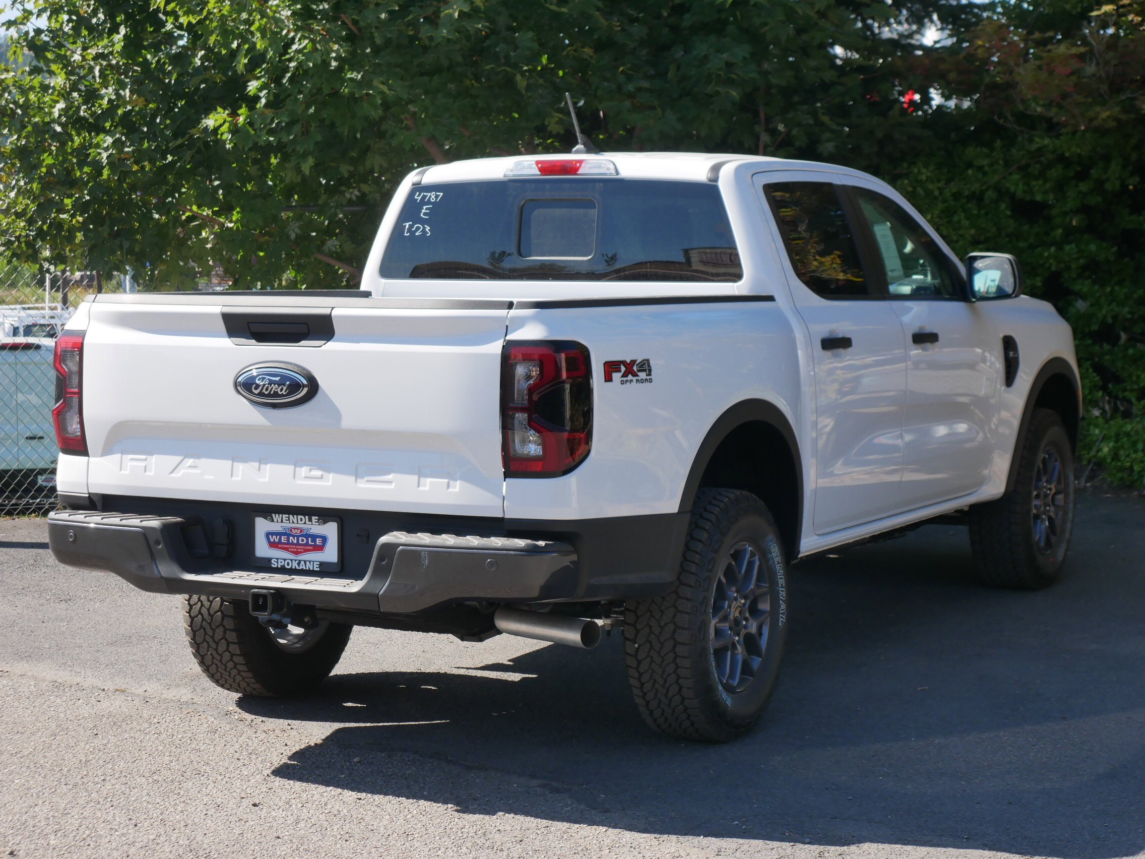 New 2025 Oxford White Ford XLT image 27