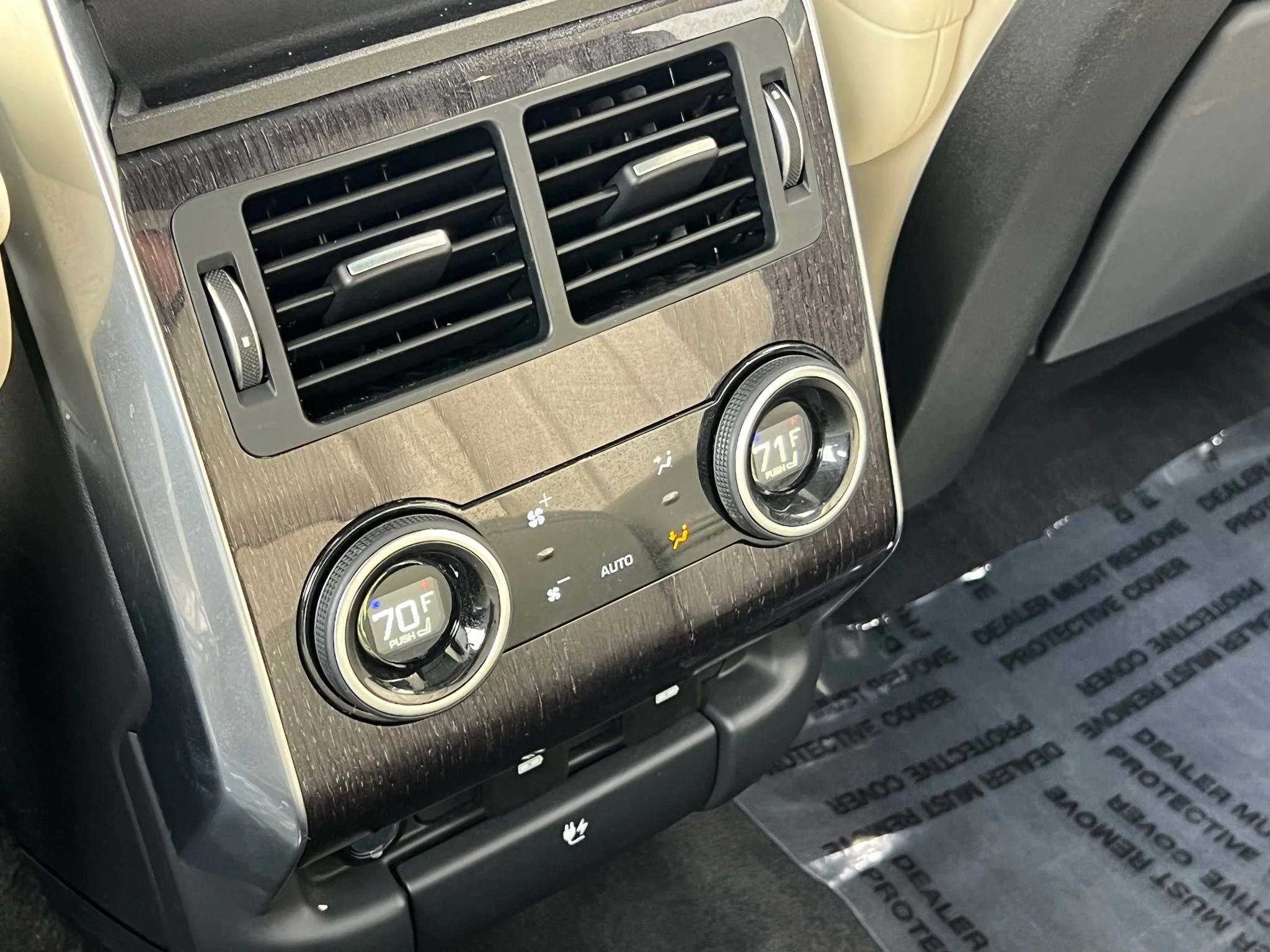 Used 2021  Land Rover HSE Silver Edition image 17