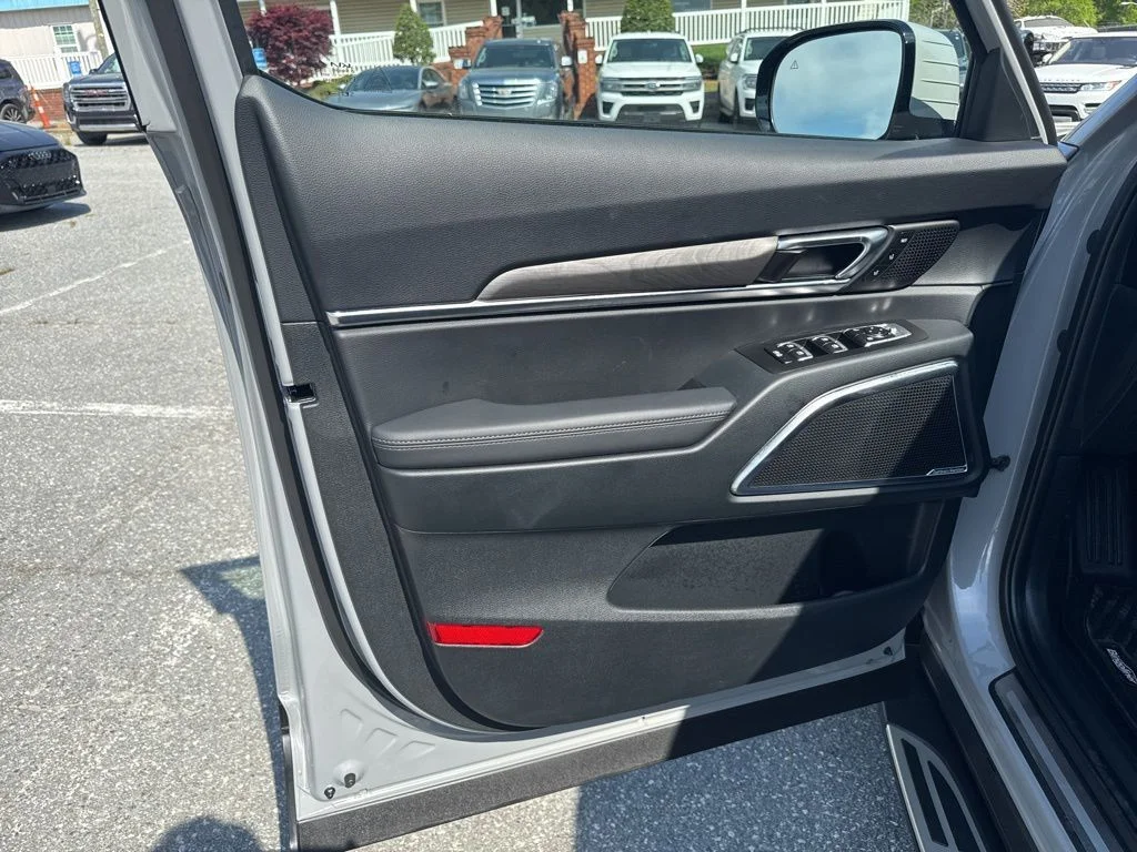 Used 2025 Gray Kia SX X-Line image 27
