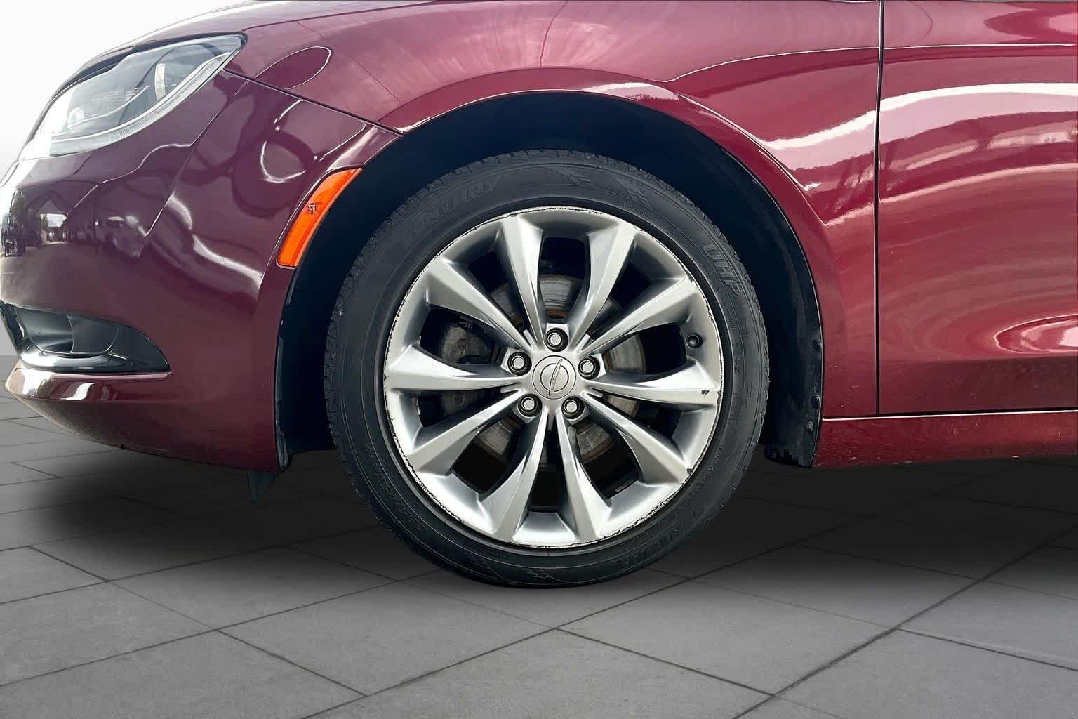 Used 2015 Velvet Red Pearlcoat Chrysler S image 11