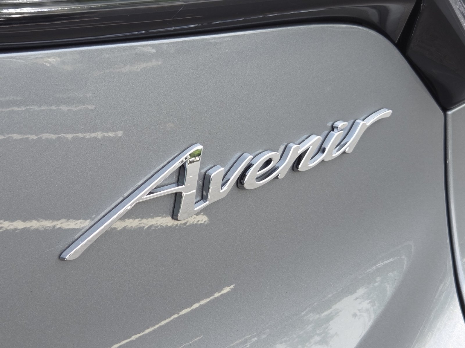 Used 2024 Gray Metallic Buick Avenir image 17