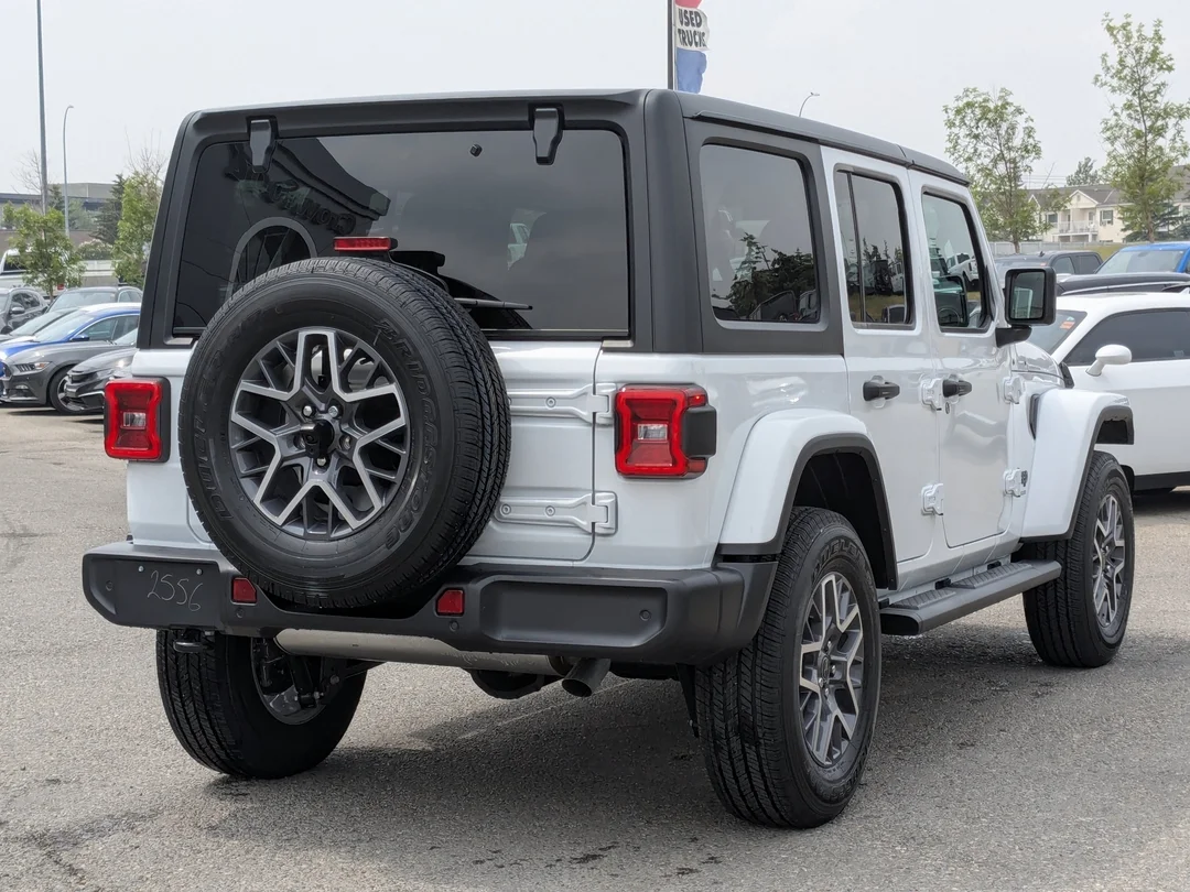 New 2025 White Jeep Sahara - - 4x4 - McKinley Leather Seats - Technology Grp - Safety Grp - Alpine Prem Audio & More! image 7