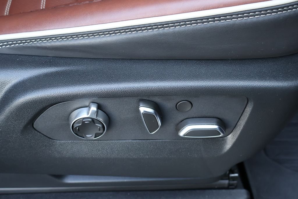2024 GMC Yukon Denali Ultimate - Photo 45