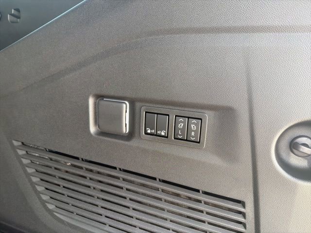 2026 Chevrolet Suburban Premier - Photo 39