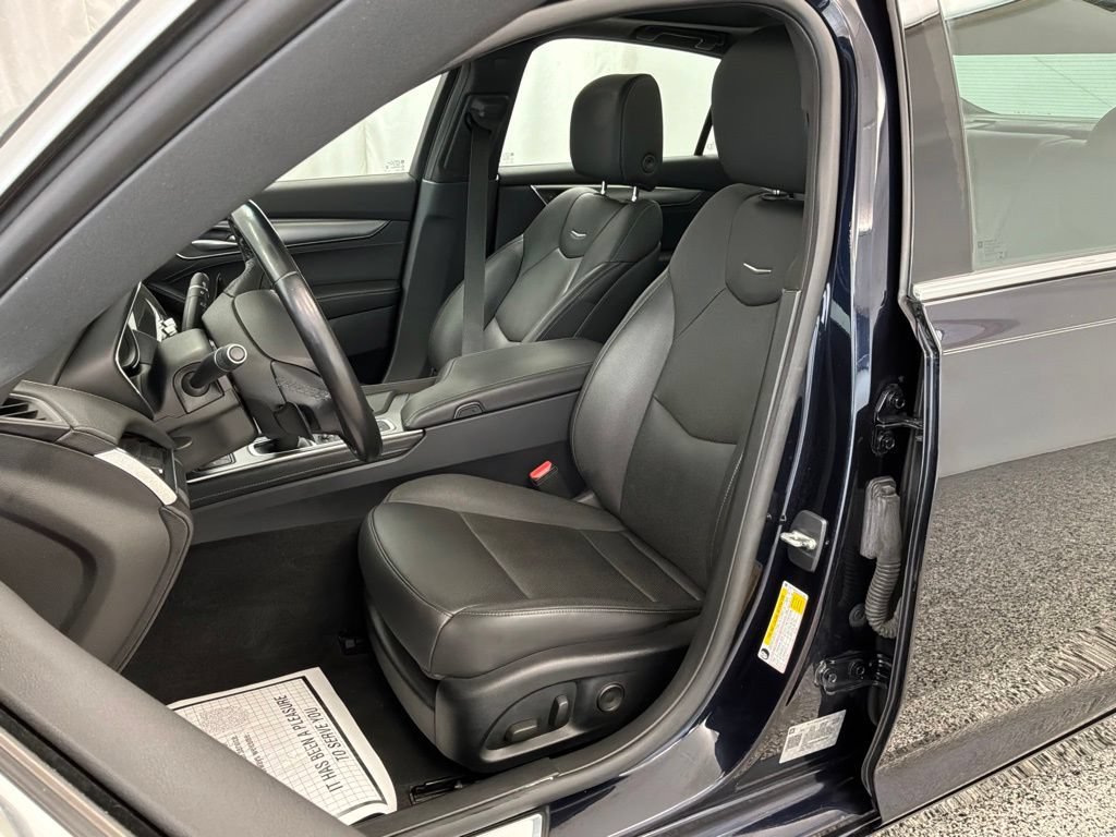 Used 2020 DARK MOON METALLIC Cadillac Premium Luxury image 8