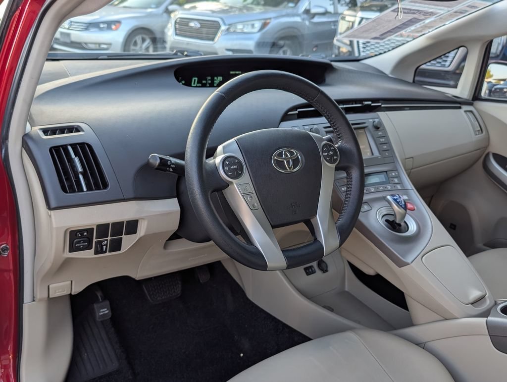 Used 2015  Toyota Four image 4