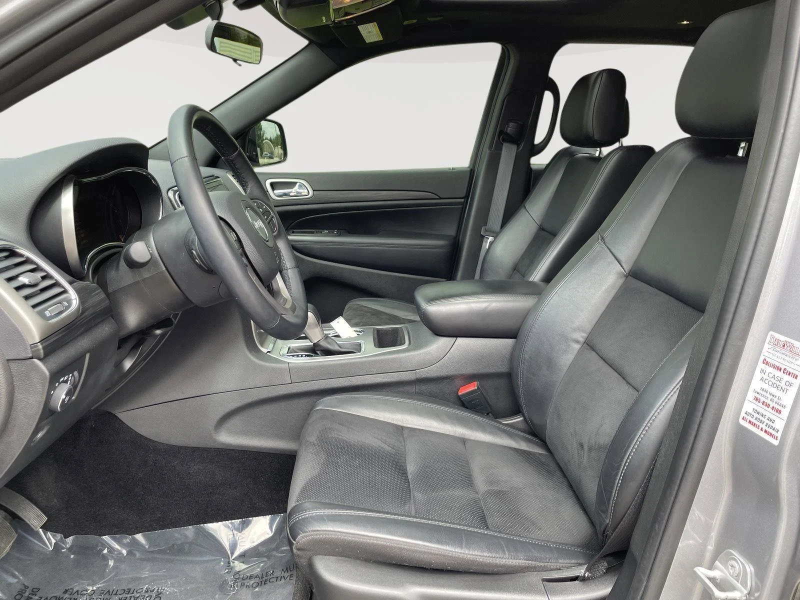 Used 2021 Billet Silver Metallic Clearcoat Jeep Laredo X image 18
