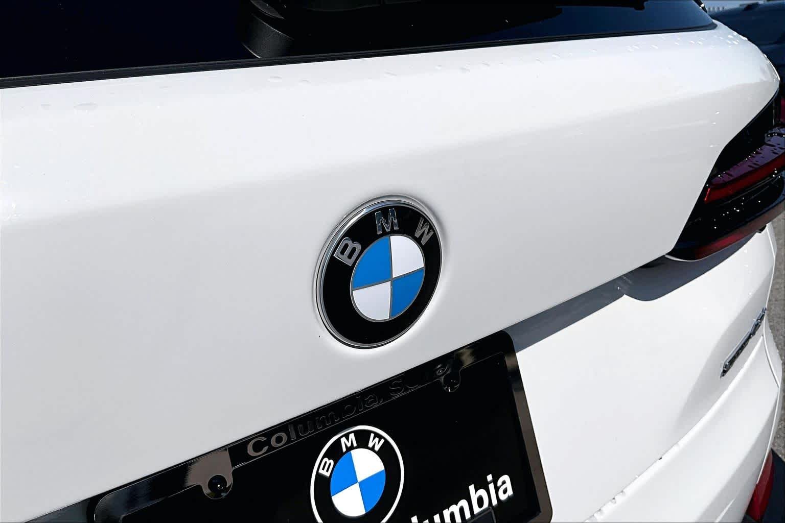Used 2026 Alpine White BMW sDrive40i image 17