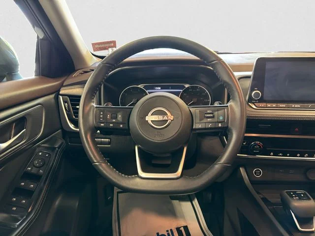 Used 2023 Gray Nissan SV image 13
