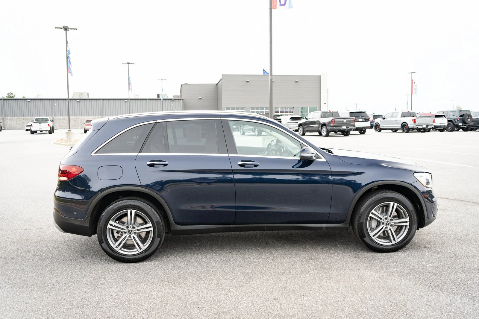 Used 2021  Mercedes-Benz GLC 300 image 11
