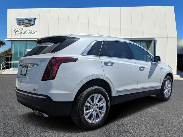 Certified Used 2025 Crystal White Tricoat Cadillac Luxury image 3