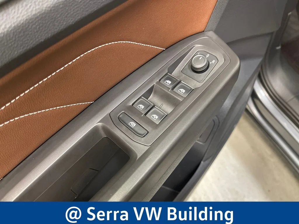 Used 2023 Gray Volkswagen 3.6L V6 SE w/Technology image 18