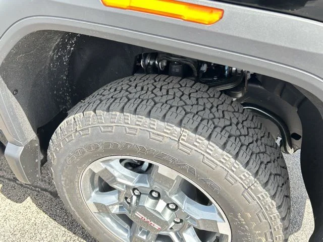 New 2026 Onyx Black GMC SLT image 13