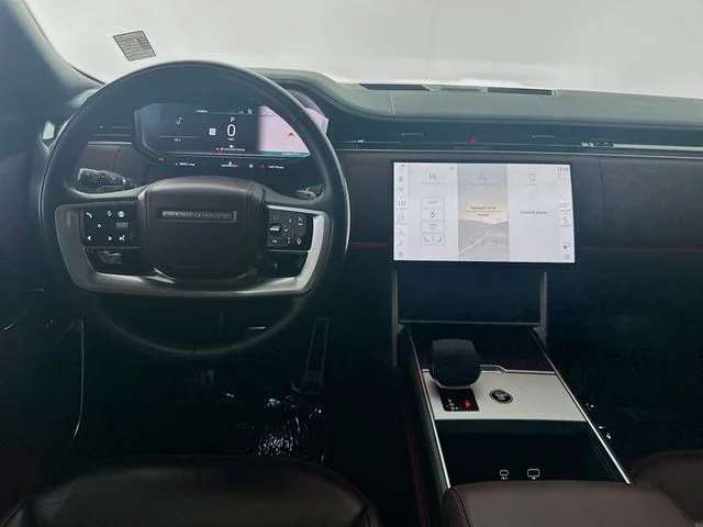 Used 2024  Land Rover Autobiography image 21